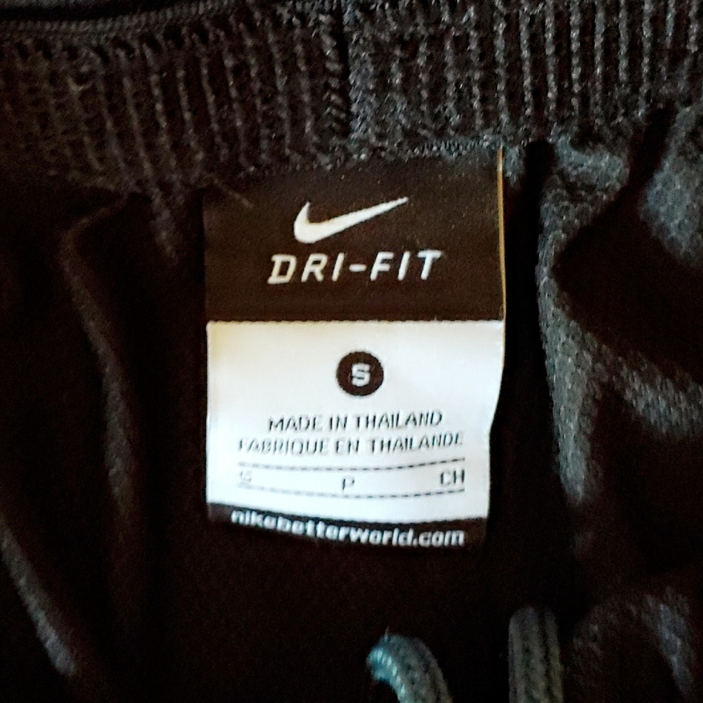 4 Bundle Nike Shorts - image 8